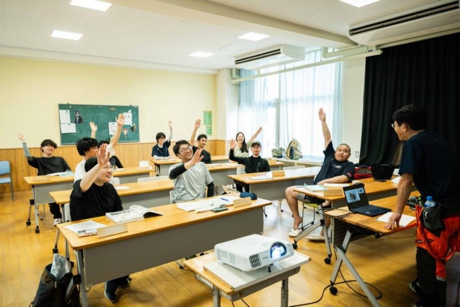 授業を受ける学生たち