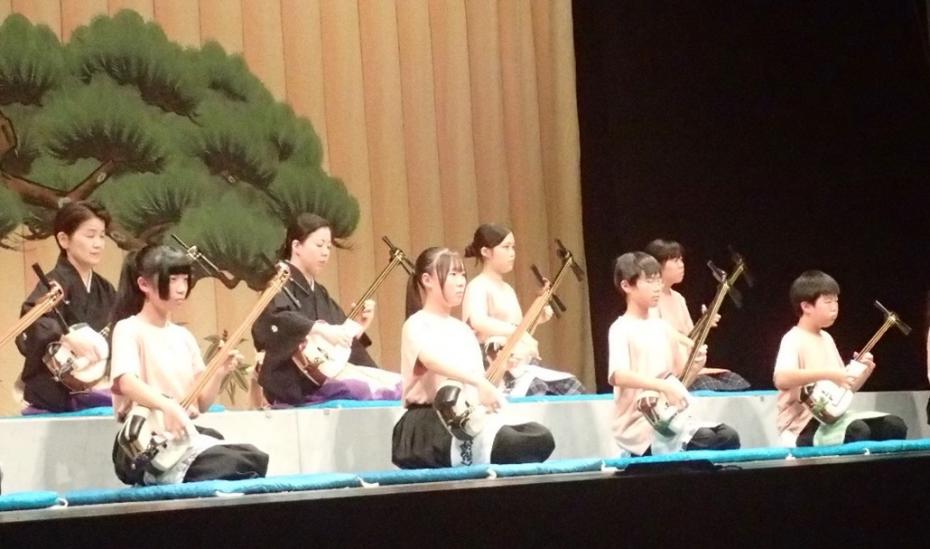 淡路人形座と後継者の皆さんによる三味線の合同演奏