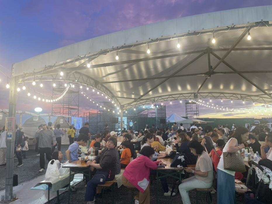 連日多くの来場者で大賑わい