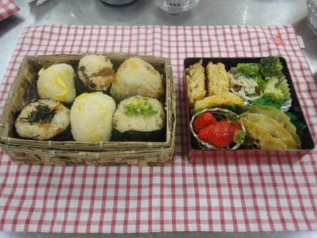 銀馬車・行楽おむすび弁当レシピ写真