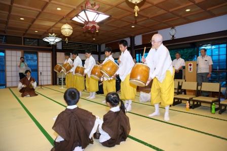 六斎念仏(ひっつんつん)の様子3