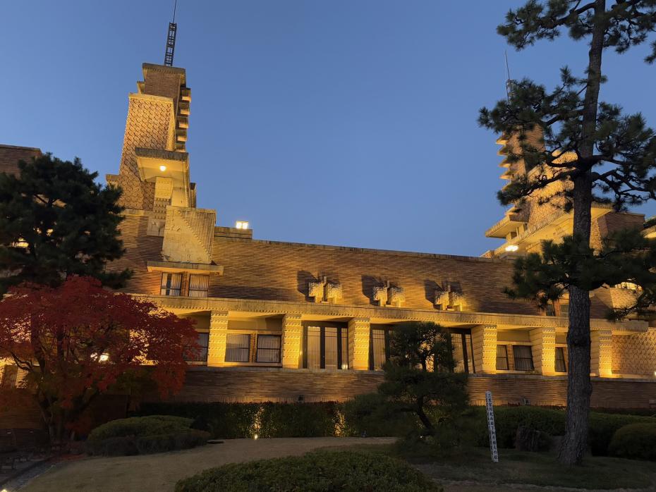 幻想的な甲子園会館の写真