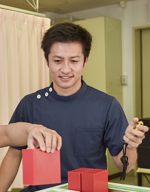 作業療法士　名畑