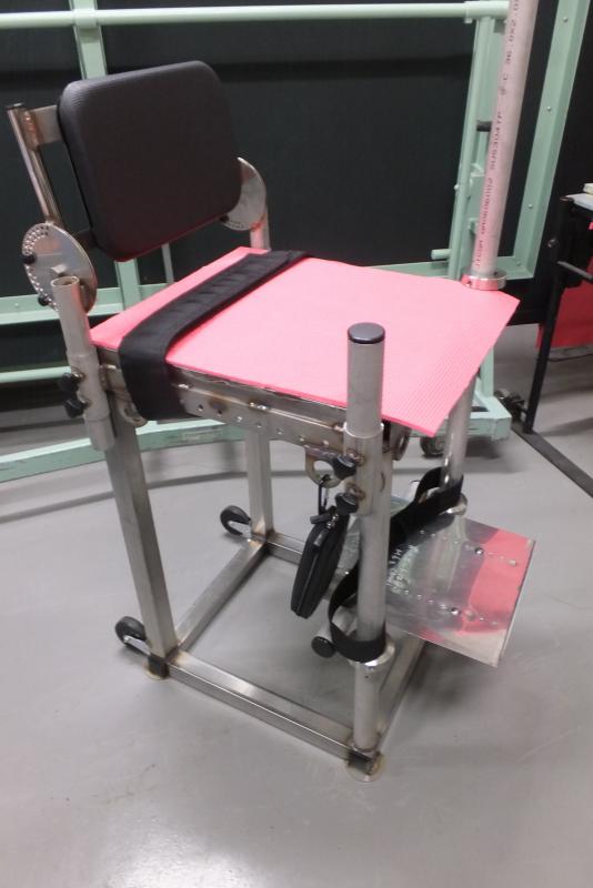 障害者スポーツ用具（投てき台）