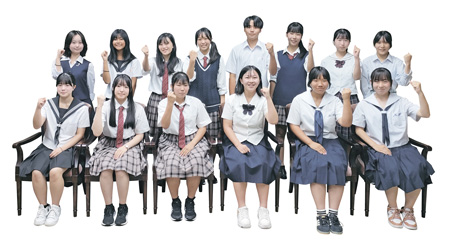 動画制作の高校生のメンバー14人
