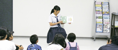 高校生の読み聞かせ