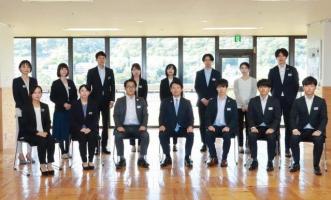 斎藤知事と若手職員チーム