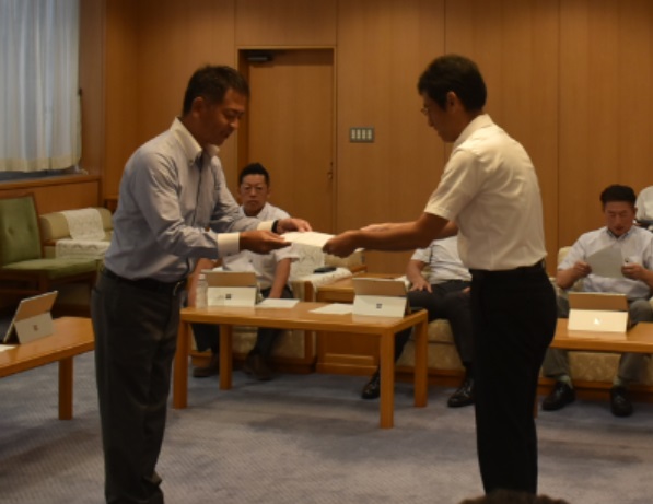 議会意見の手交