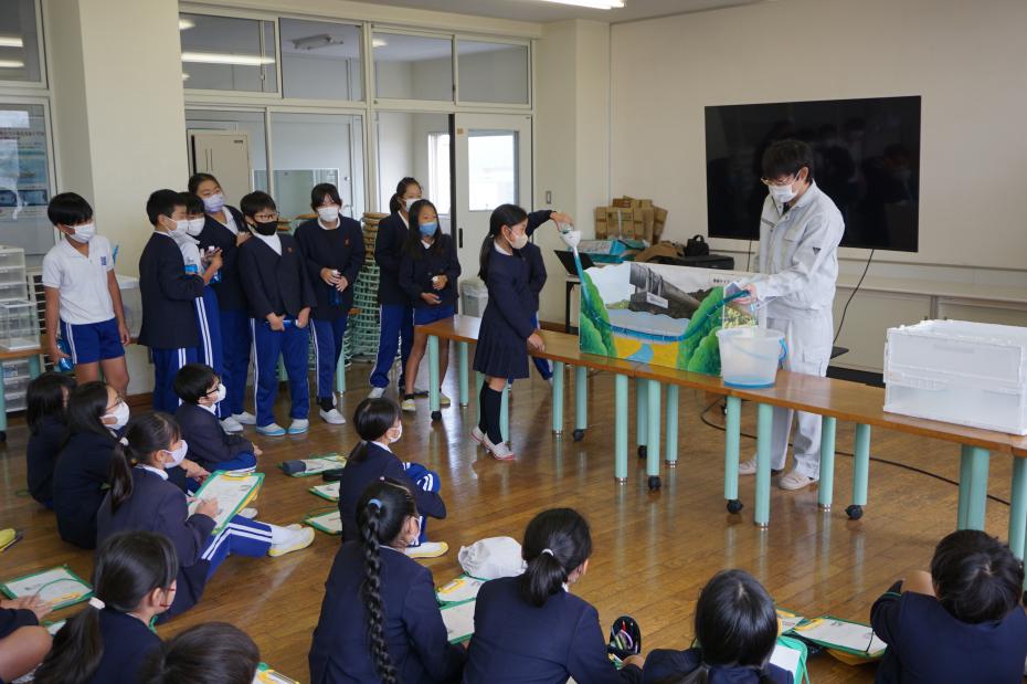 河合小学校出前授業